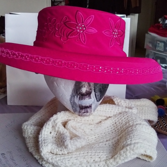 Sale50% off your purchase of $50 or more - Picture 9 of 16